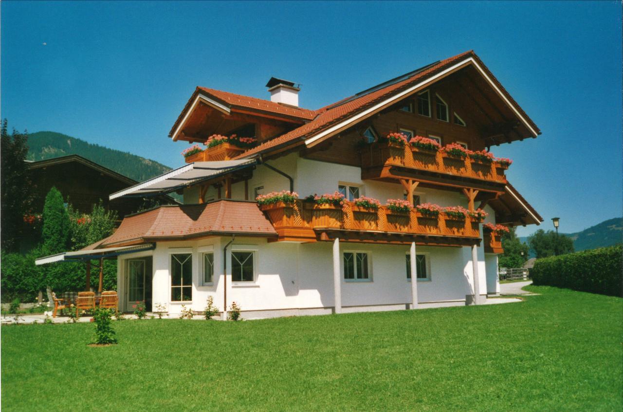 Haus Meneweger Flachau Exterior foto